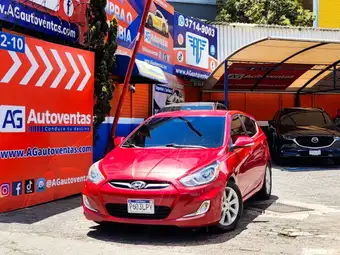 2013 Hyundai ACCENT SE