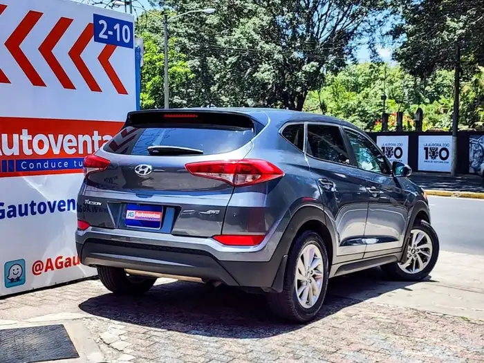 2018 Hyundai TUCSON AWD — 4