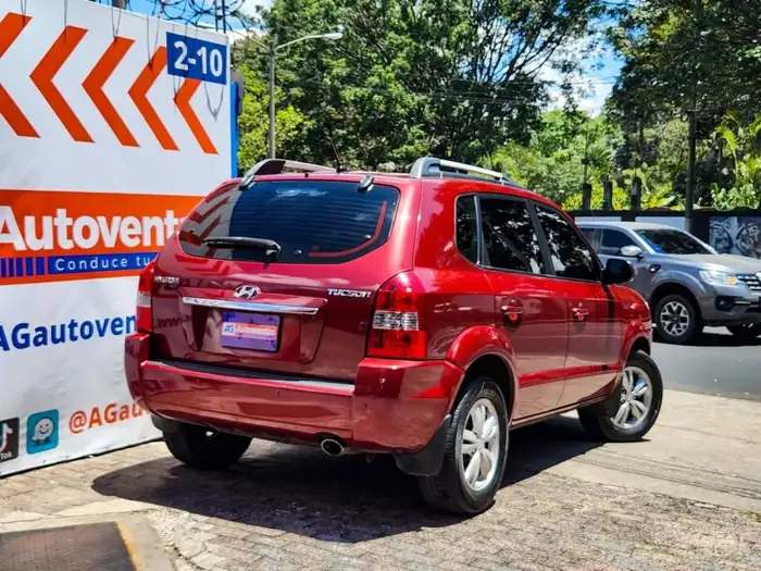 2010 Hyundai TUCSON DE AGENCIA — 4