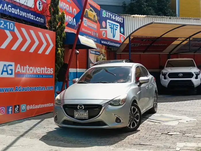 2018 Mazda 2 SEDAN MECANICO DE AGENCIA — 11