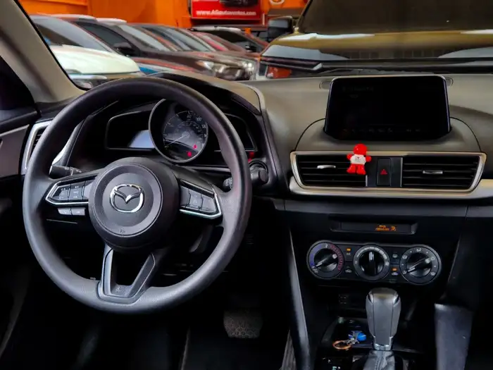 2018 Mazda 3 i SPORT — 10