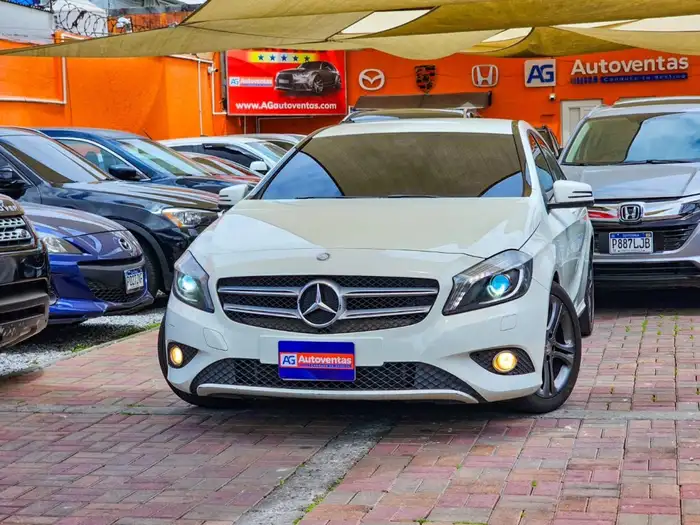 2015 Mercedes-Benz BENZ A200 DE AGENCIA — 2