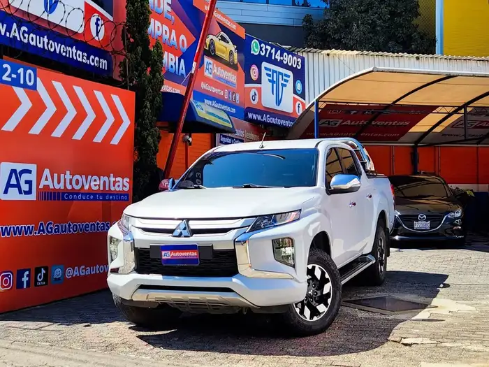 2022 Mitsubishi L200 GLS 4WD DE AGENCIA — 11