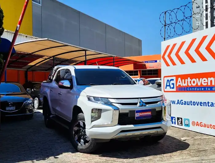 2022 Mitsubishi L200 GLS 4WD DE AGENCIA — 3