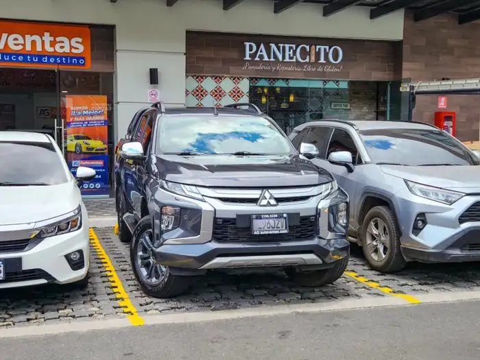 2021 Mitsubishi L200 GLS HIGH POWER 4WD DE AGENCIA — 3