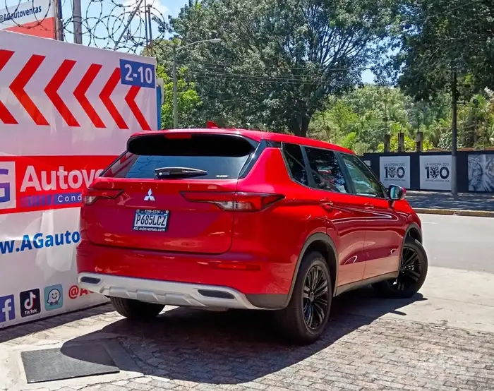 2024 Mitsubishi OUTLANDER SE AWD — 4