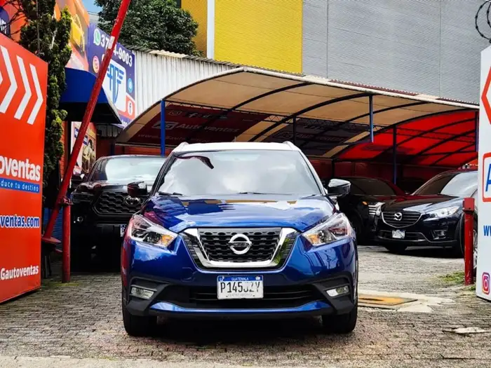 2018 Nissan KICKS SR — 2