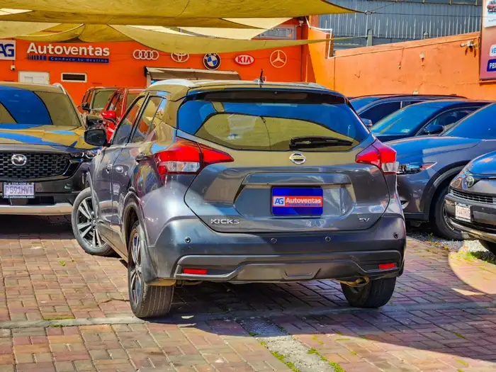 2020 Nissan KICKS SV — 4