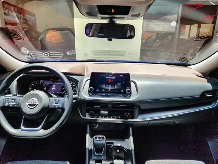 2023 Nissan ROGUE SV — 8
