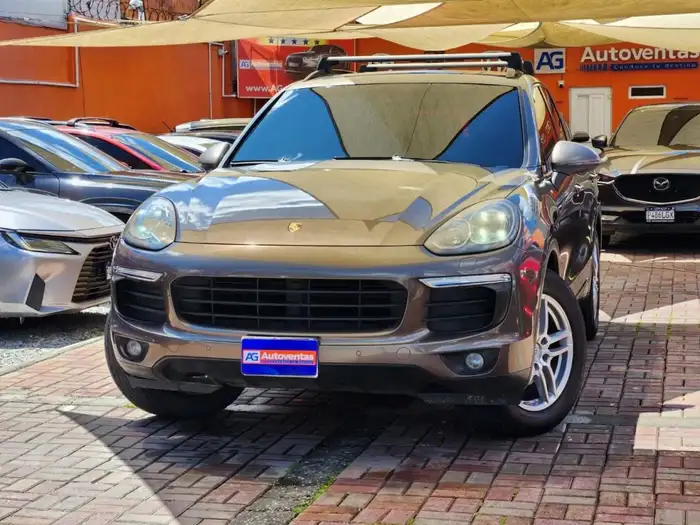 2016 Porsche CAYENNE DE AGENCIA — 2