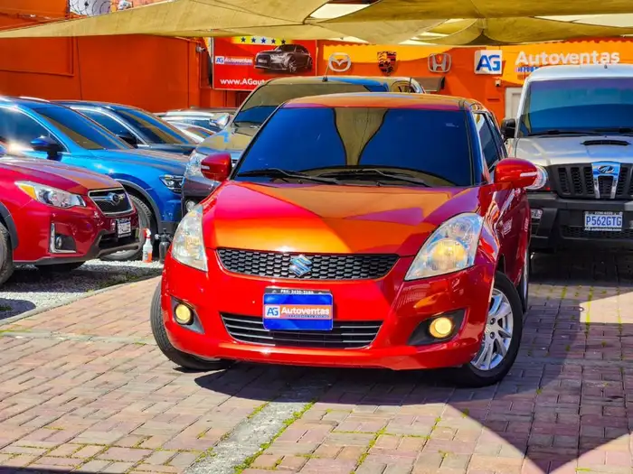 2015 Suzuki SWIFT GLX MECÁNICO DE AGENCIA — 2