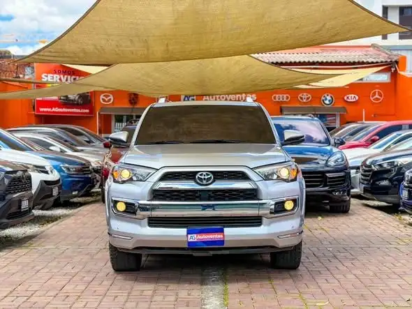 2018 Toyota 4RUNNER SR5 4WD DE AGENCIA — 11