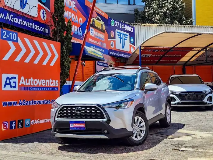 2022 Toyota COROLLA CROSS LE — 11
