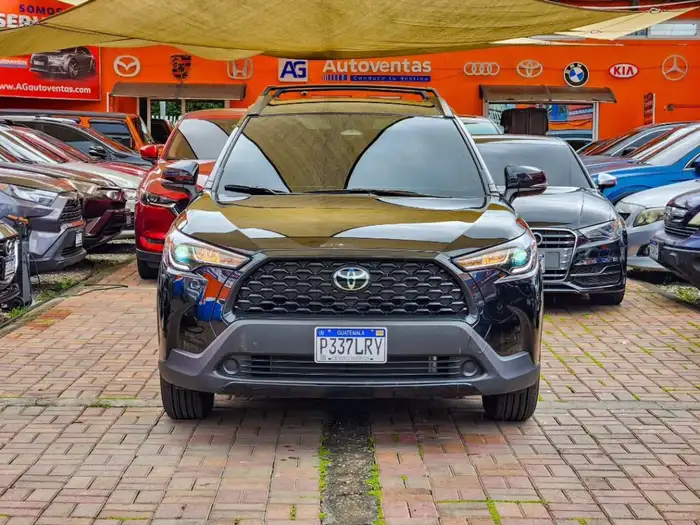 2025 Toyota COROLLA CROSS LE — 1