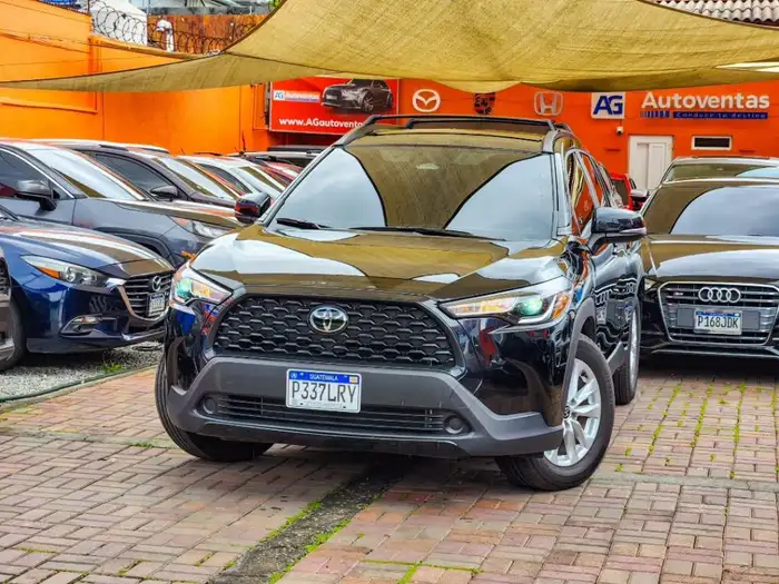 2025 Toyota COROLLA CROSS LE — 2