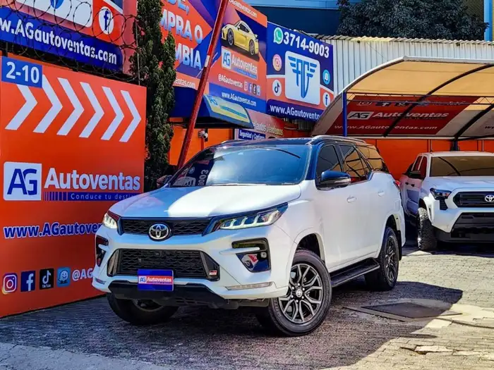 2024 Toyota FORTUNER GR SPORT 4X4 DE AGENCIA — 1