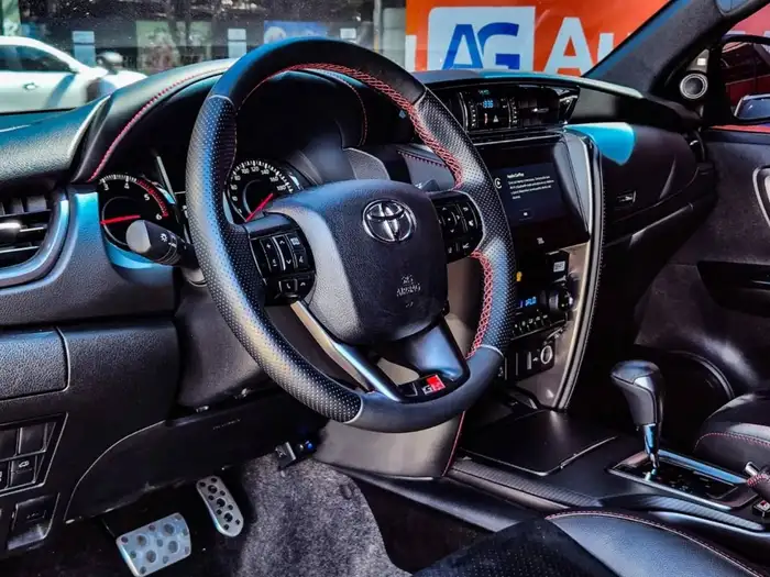 2024 Toyota FORTUNER GR SPORT 4X4 DE AGENCIA — 7
