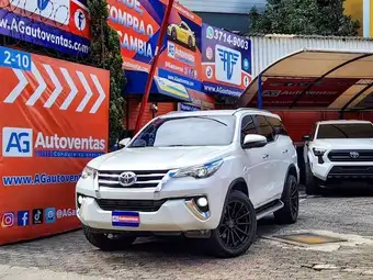 2019 Toyota FORTUNER SRV 4x4 DE AGENCIA