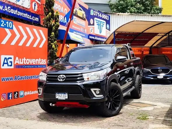 2022 Toyota HILUX 4X4 MECANICO DE AGENCIA — 11