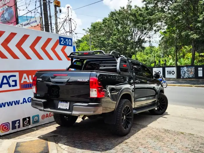 2022 Toyota HILUX 4X4 MECANICO DE AGENCIA — 4