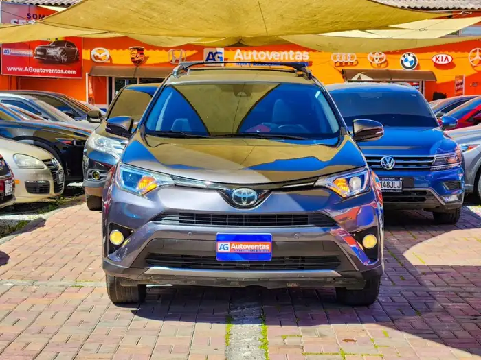 2018 Toyota RAV4 XLE AWD — 1