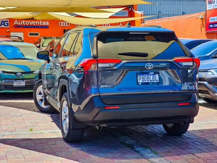 2021 Toyota RAV4 XLE AWD — 4