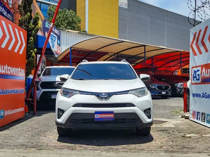 2016 Toyota RAV4 XLE FWD — 2
