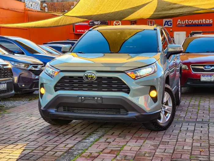 2020 Toyota RAV4 XLE FWD — 2