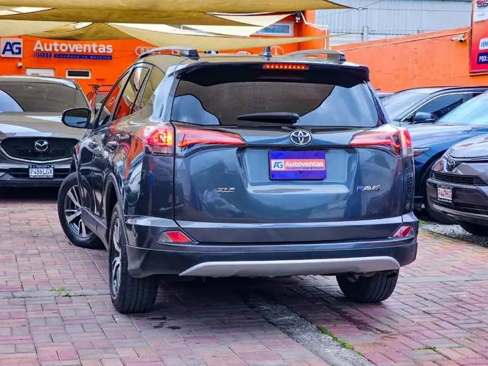 2018 Toyota RAV4 XLE — 4