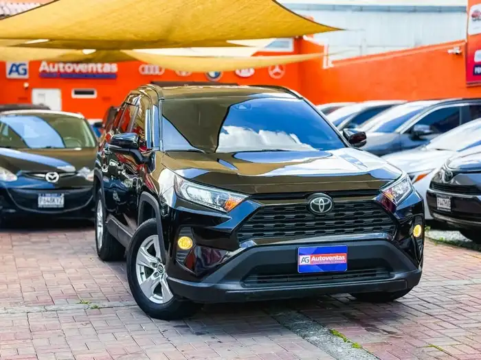 2020 Toyota RAV4 XLE — 2