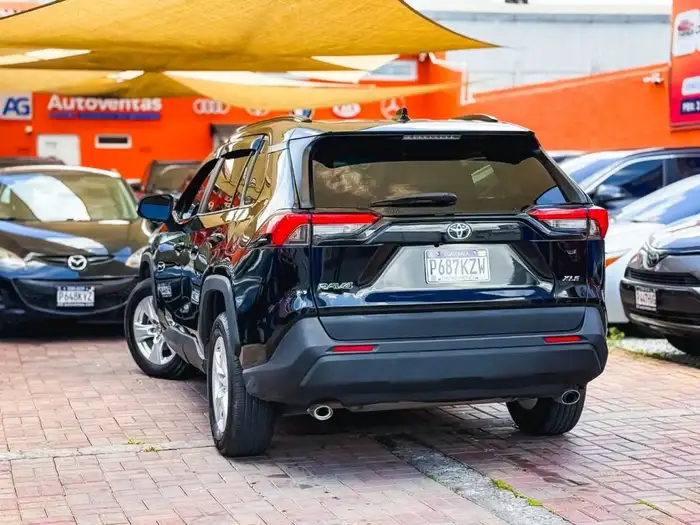 2020 Toyota RAV4 XLE — 4
