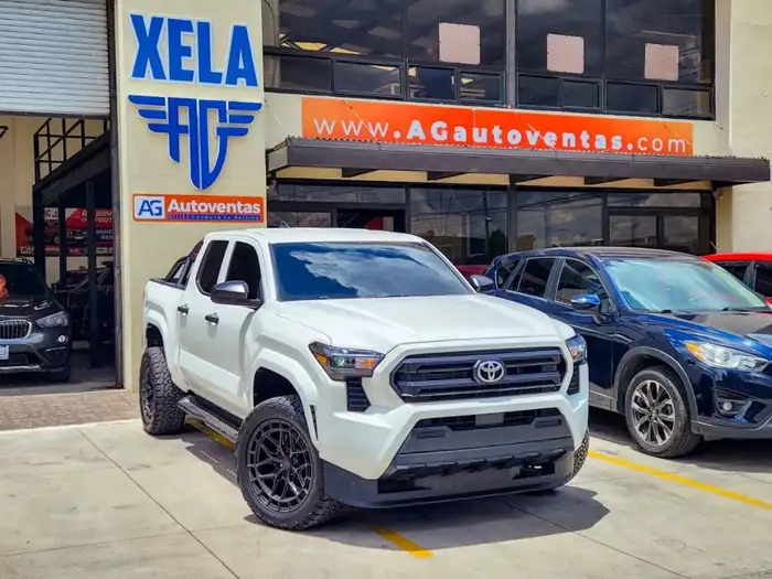 2024 Toyota TACOMA 4X4 — 3