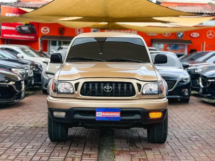 2004 Toyota Tacoma — 11