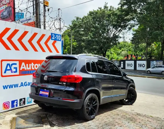 2013 Volkswagen TIGUAN S FWD — 4