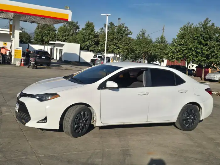2019 Toyota COROLLA 2019 AOTOMATICO SISTREMA ECO — 3