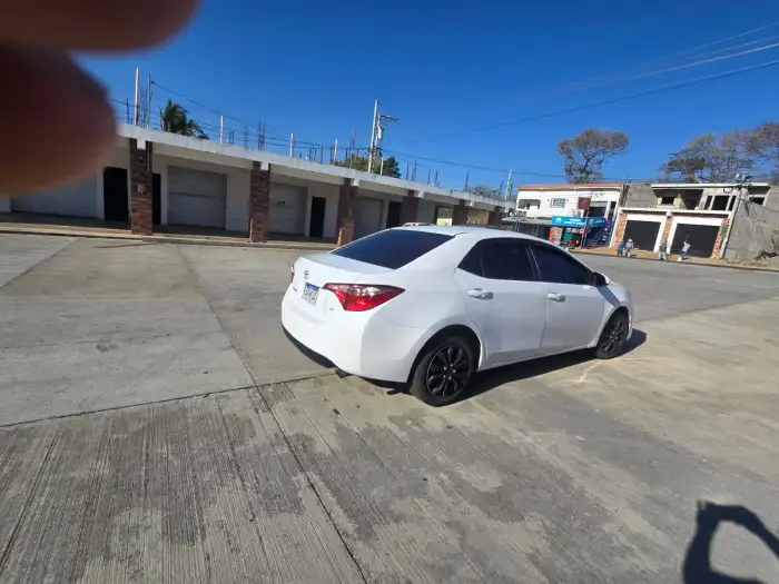 2019 Toyota COROLLA 2019 AOTOMATICO SISTREMA ECO — 5