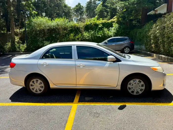 2013 Toyota COROLLA LE 2013 EN EXCELENTE ESTADO — 3