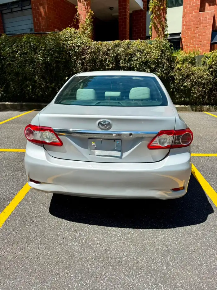 2013 Toyota COROLLA LE 2013 EN EXCELENTE ESTADO — 4