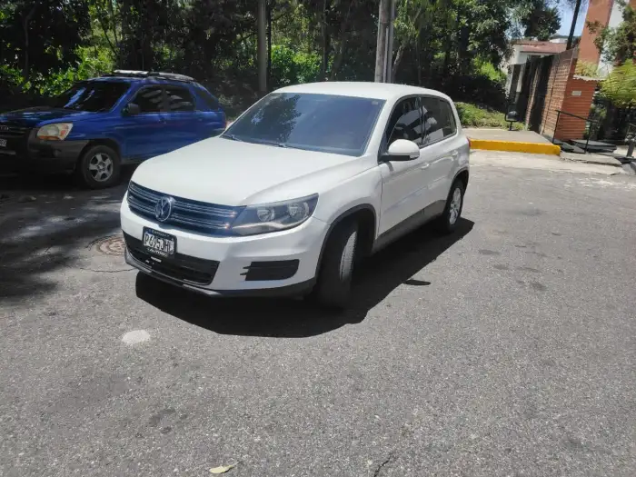 2015 Volkswagen Tiguan — 1