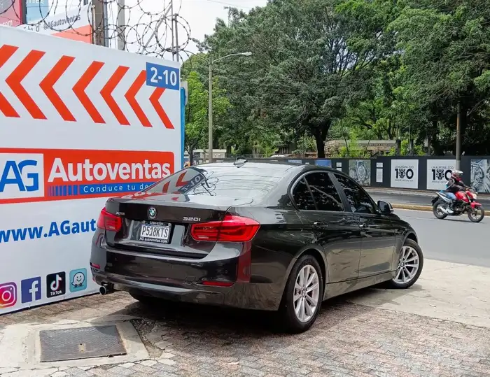 2016 BMW 320i — 4