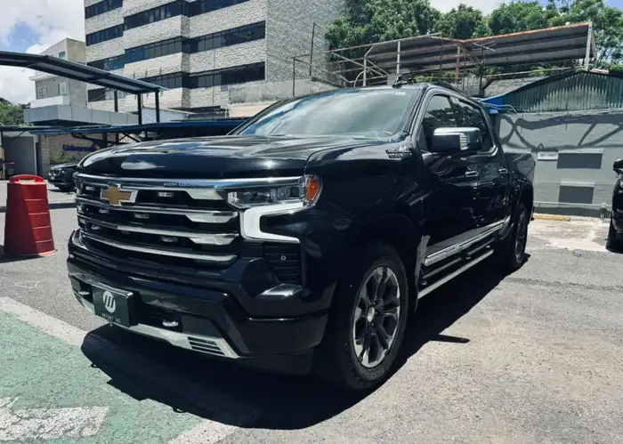 2023 Chevrolet Silverado — 1