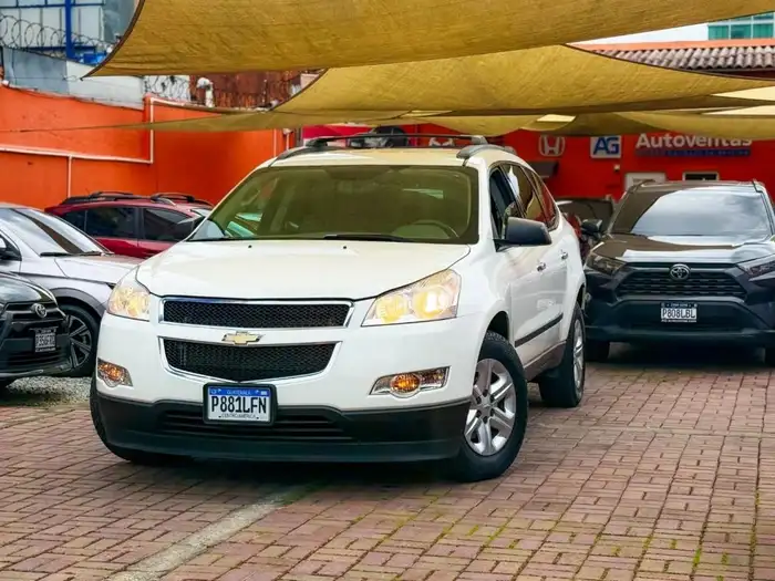 2012 Chevrolet TRAVERSE — 3