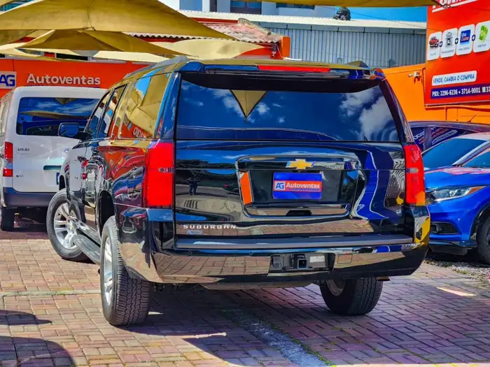 2018 Chevrolet Suburban — 4