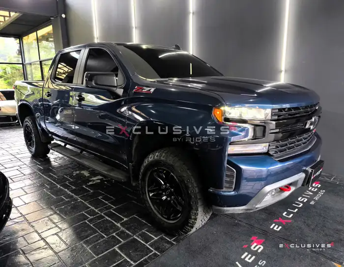 2021 Chevrolet Silverado — 1