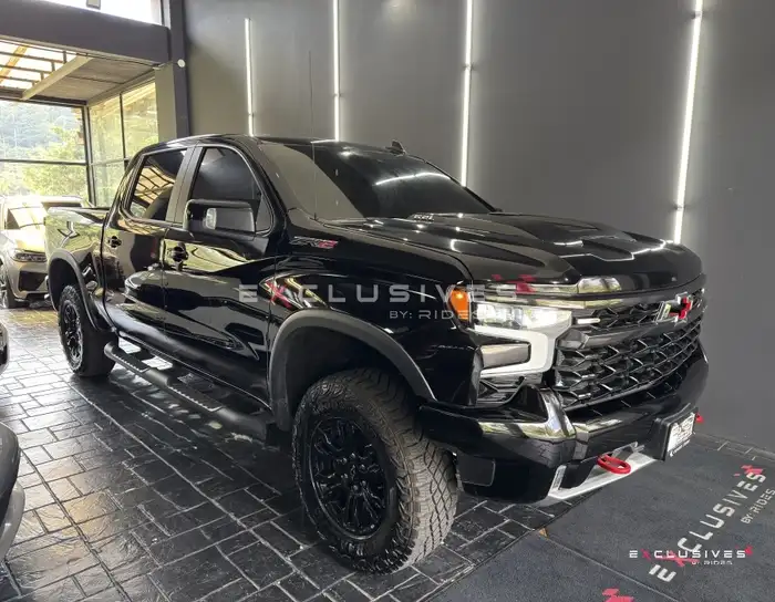 2024 Chevrolet Silverado — 1