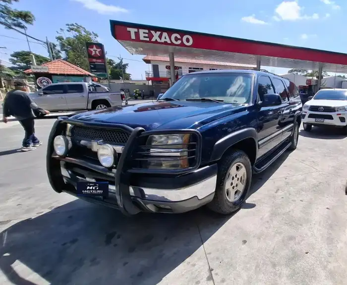2004 Chevrolet Suburban — 1
