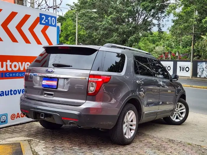 2011 Ford Explorer — 4