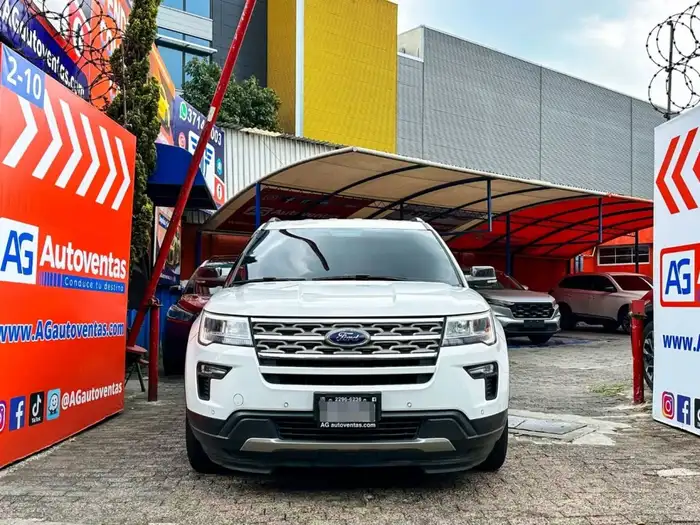 2018 Ford Explorer — 2