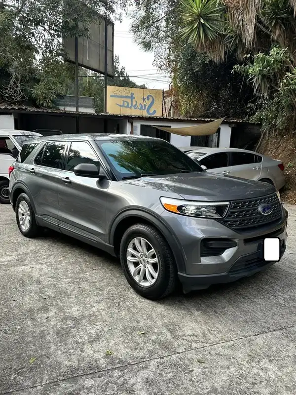 2021 Ford Explorer — 1