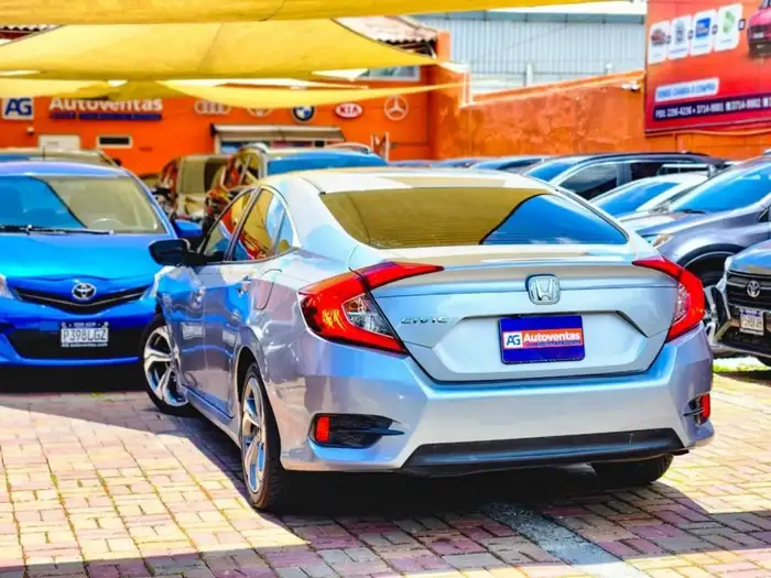 2018 Honda Civic — 4